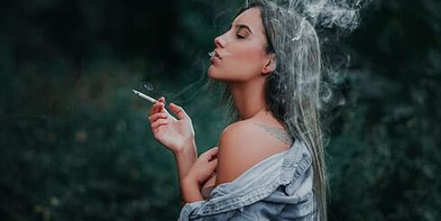 O cónxuxe fumador no soño é un consello útil para ela