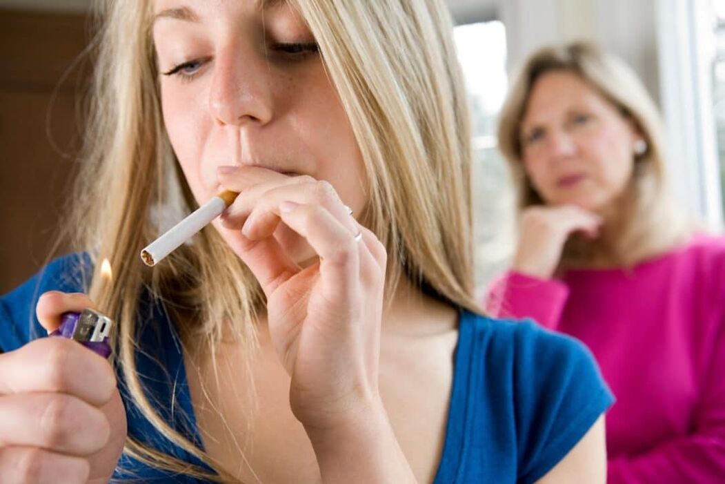 As relacións familiares poden levar ao tabaquismo entre os adolescentes