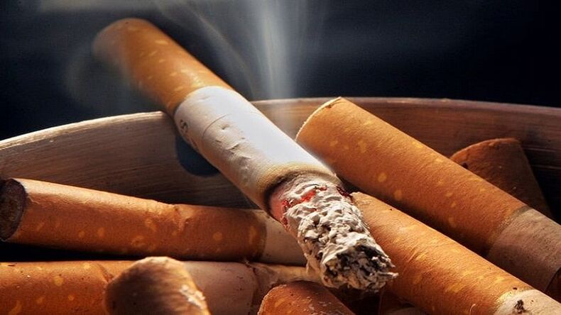 queimar cigarro e deixar de fumar